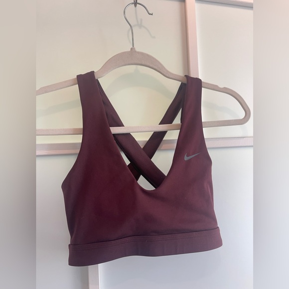 Nike Sports Bra with Open Back - Picture 1 of 3